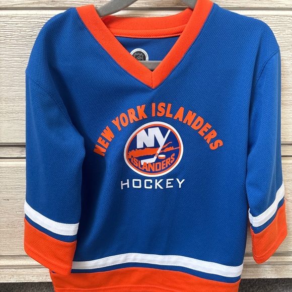NY Islanders Jersey - Picture 1 of 3
